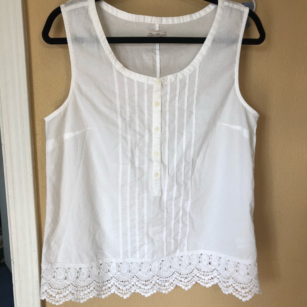 Crisp white 100% cotton tank medium NWOT